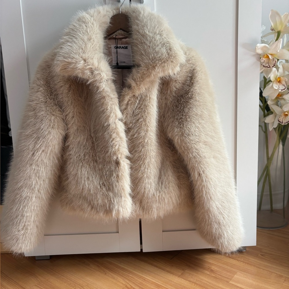 🖤 Garage faux fur coat NEW